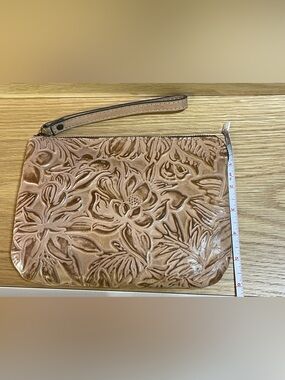 Patricia Nash Vintage Rose tooled Floral Embossed Full Grain Leather Wrislet